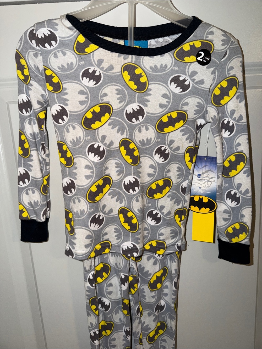 Boys BATMAN 2 Piece Pajama Set Size 6 NEW! LS Top & Bottom - Picture 3 of 7